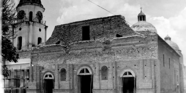 Templo San Francisco de Asís o Antigua Catedral de Barquisimeto durante su remoción luego del Terremoto de 1950