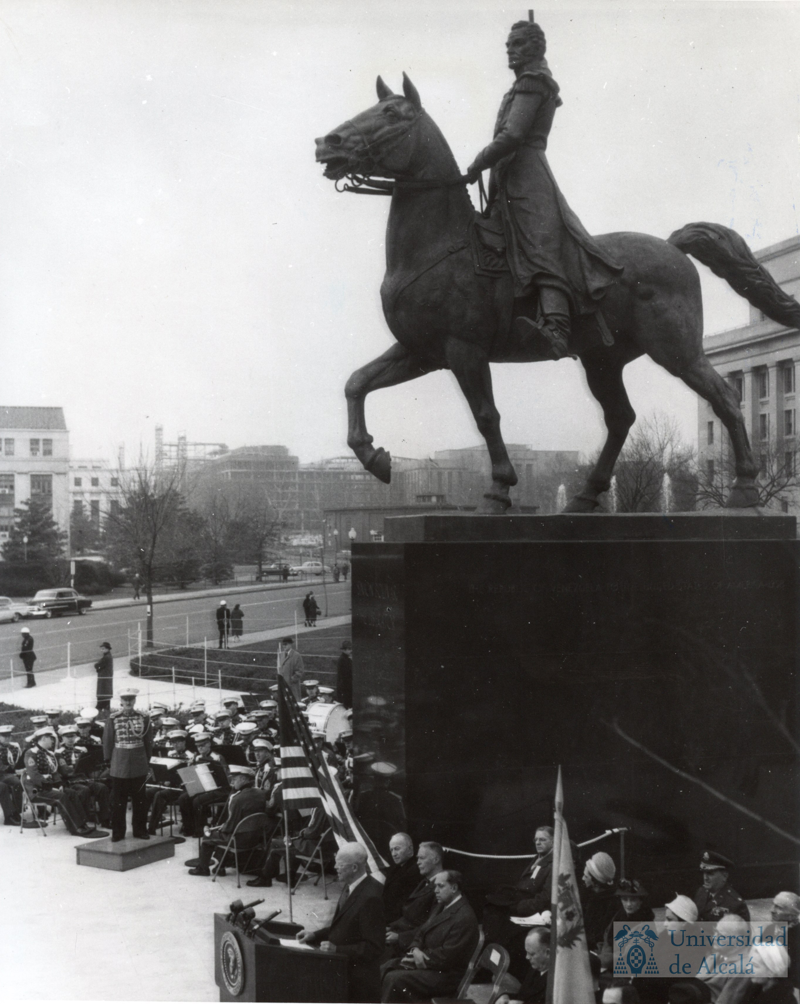 Otra toma de la inauguración del Monumento ecuestre de Simón Bolívar en Washington DC. Foto: Colección de la universidad de Alacalá